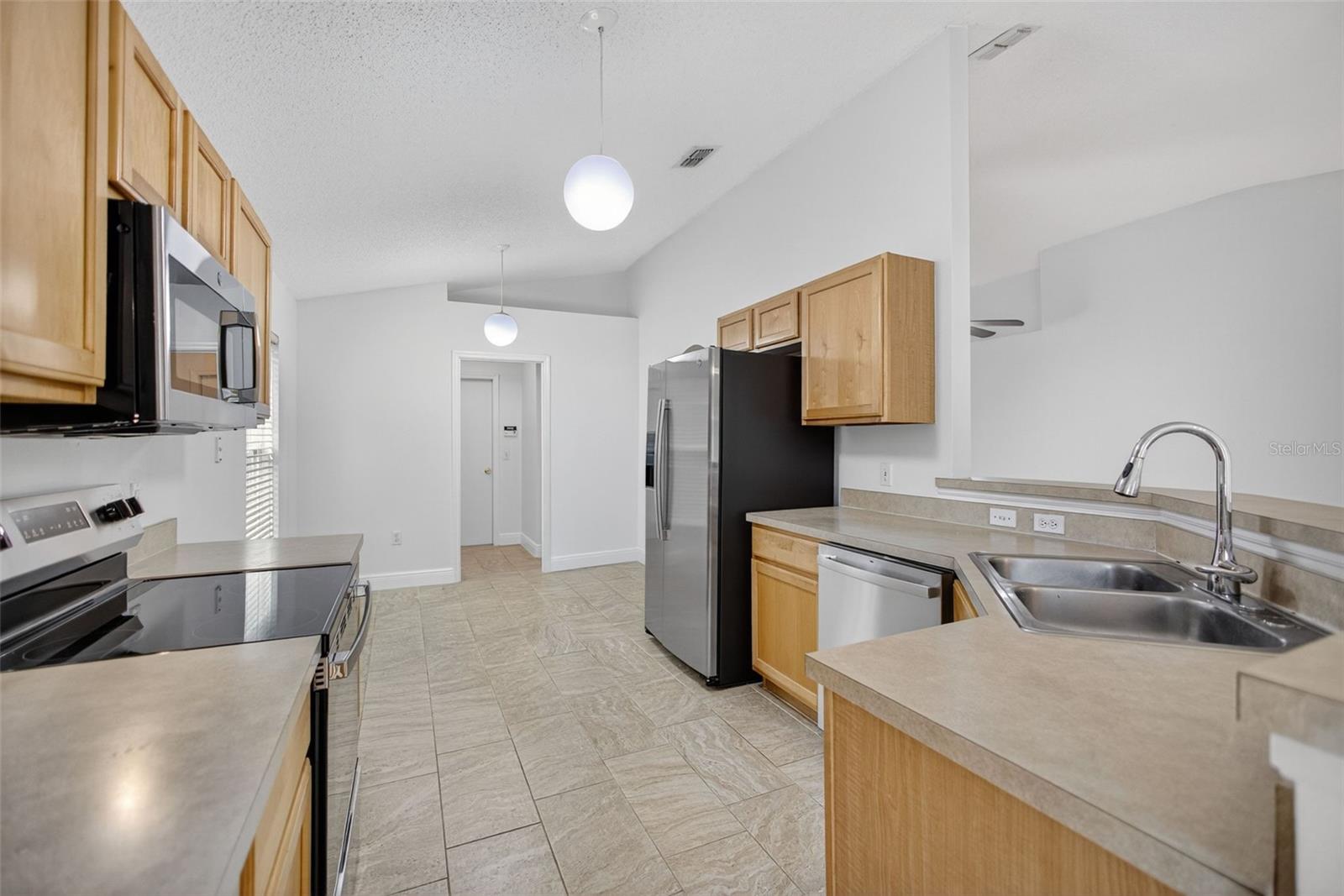 Image 6 of 44 For 4922 Copper Canyon Boulevard