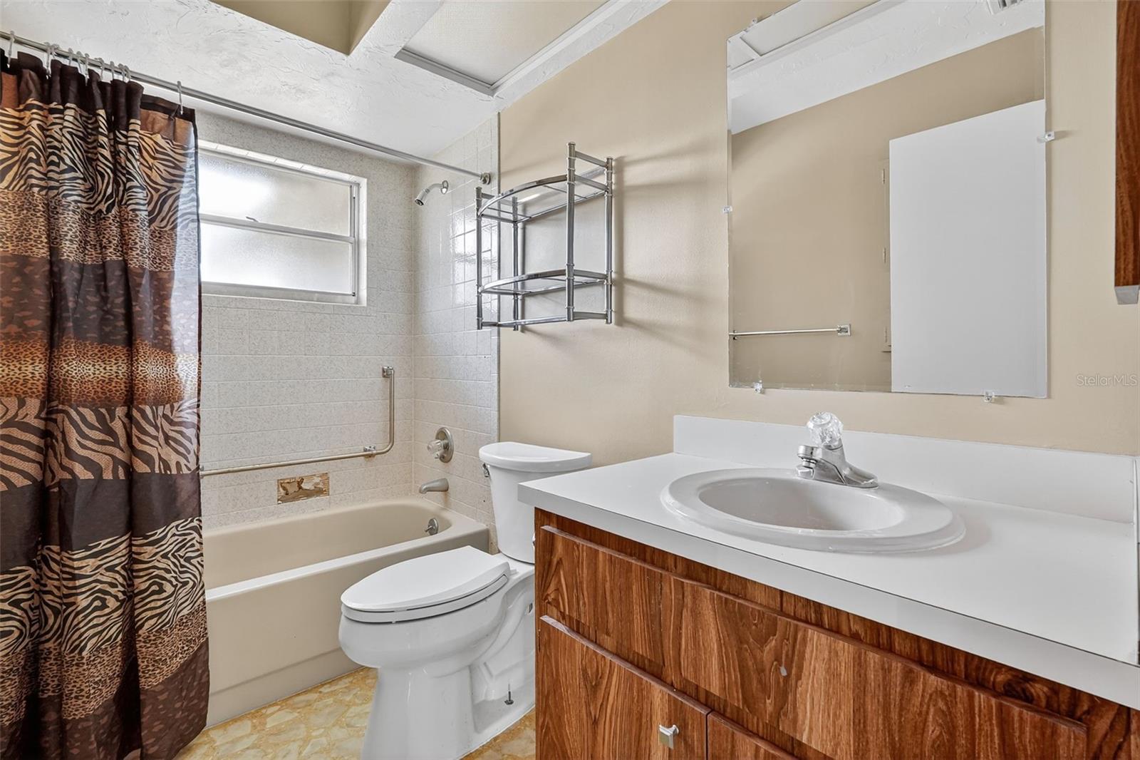 Image 23 of 46 For 553 Buttonbush Drive