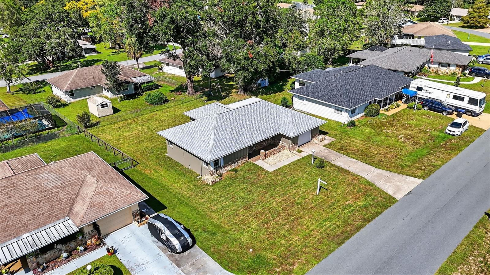 Image 4 of 46 For 553 Buttonbush Drive
