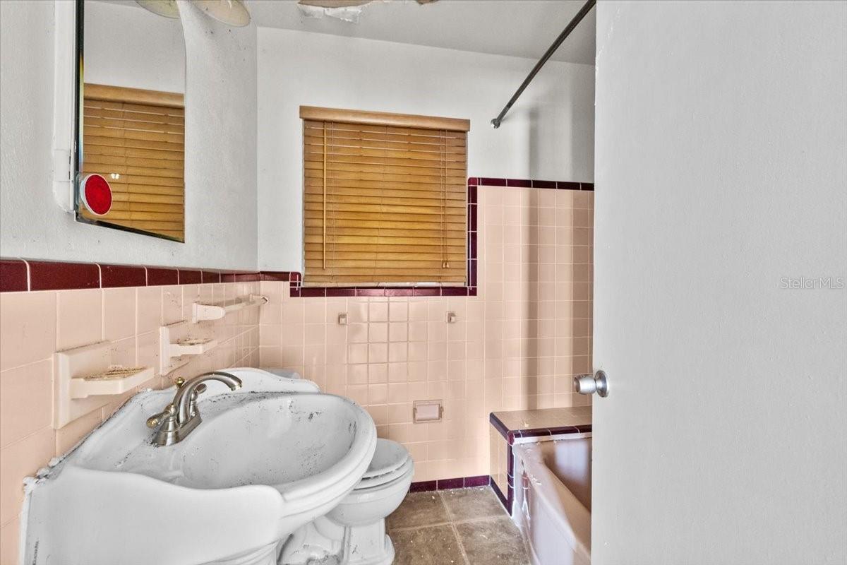 Image 17 of 20 For 5121 3rd Avenue N