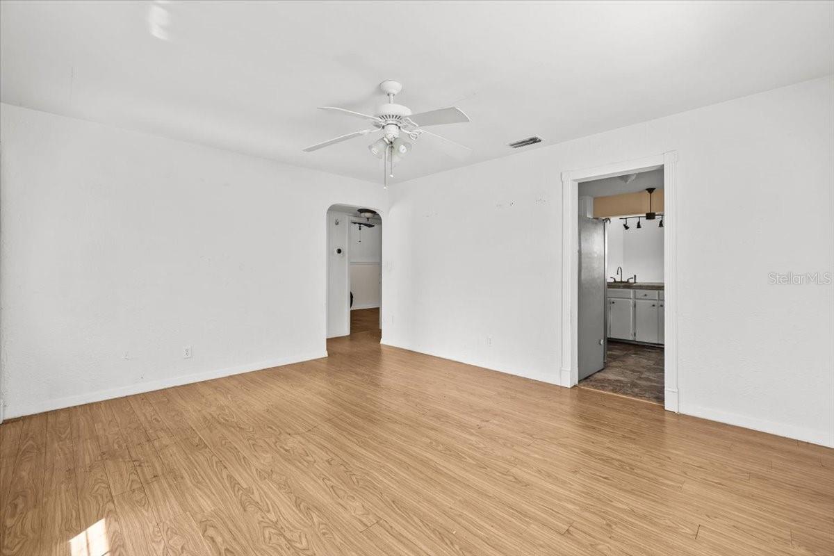 Image 4 of 20 For 5121 3rd Avenue N