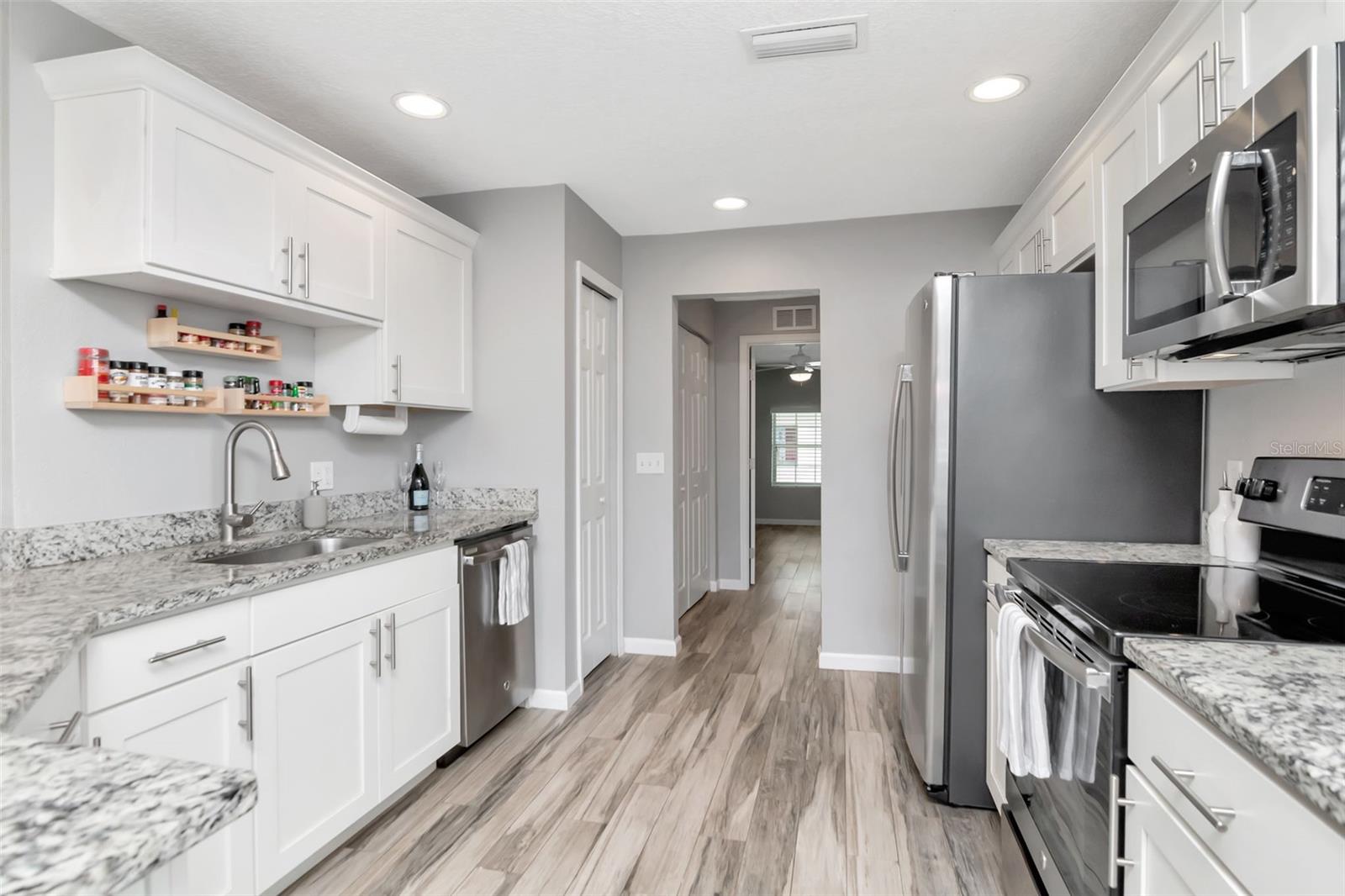 Image 11 of 34 For 6804 Gabrielle Street
