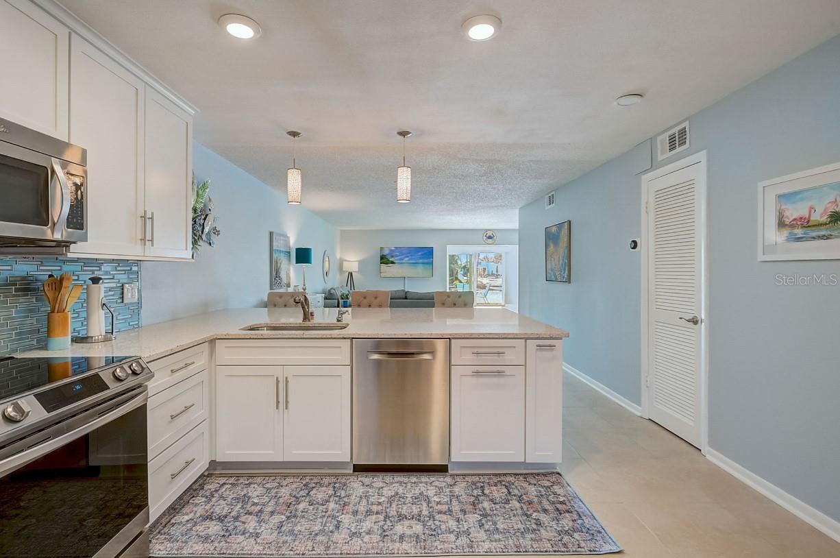 Image 16 of 53 For 4518 Garnet Drive 101