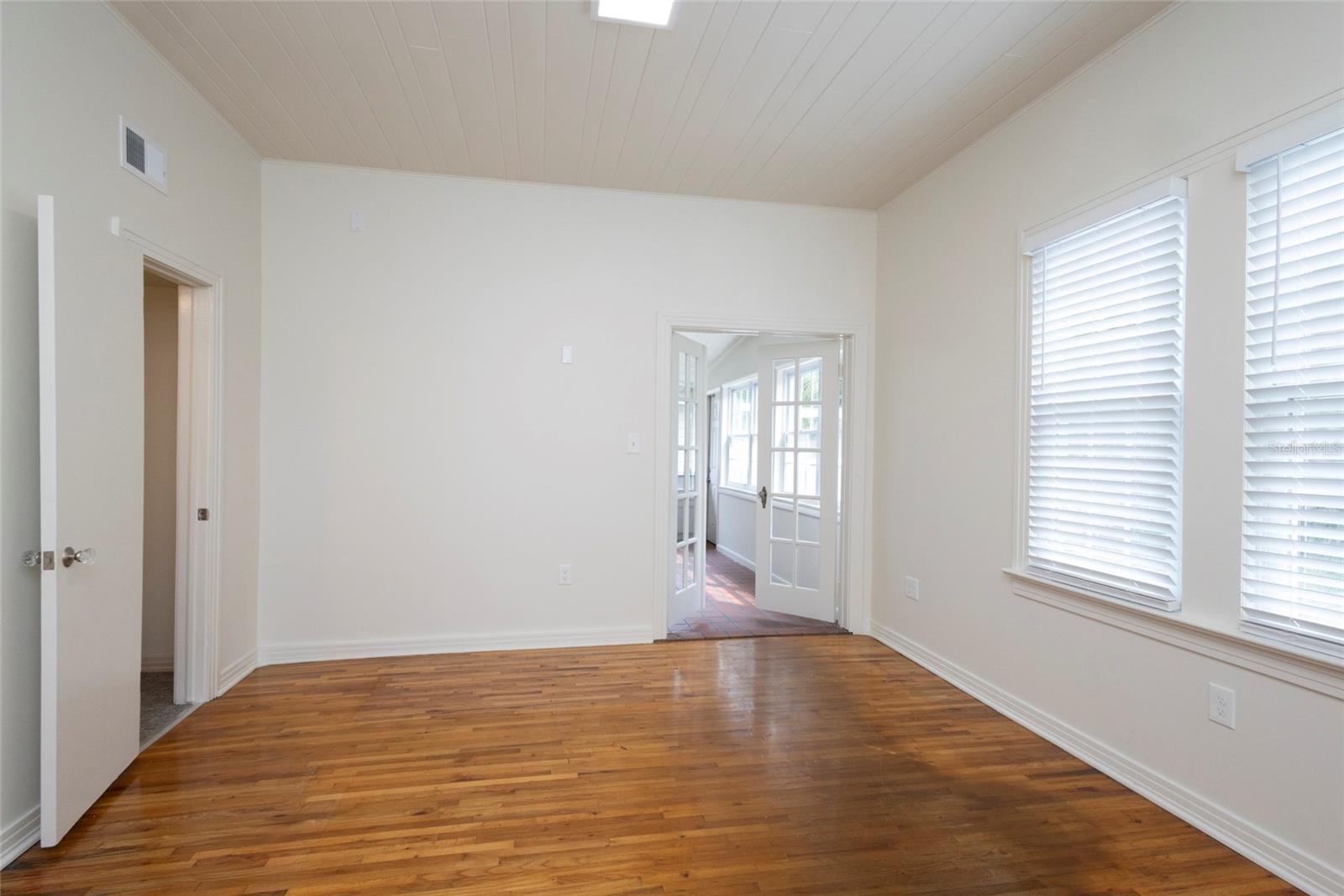 Image 15 of 67 For 3012 Sitios Street