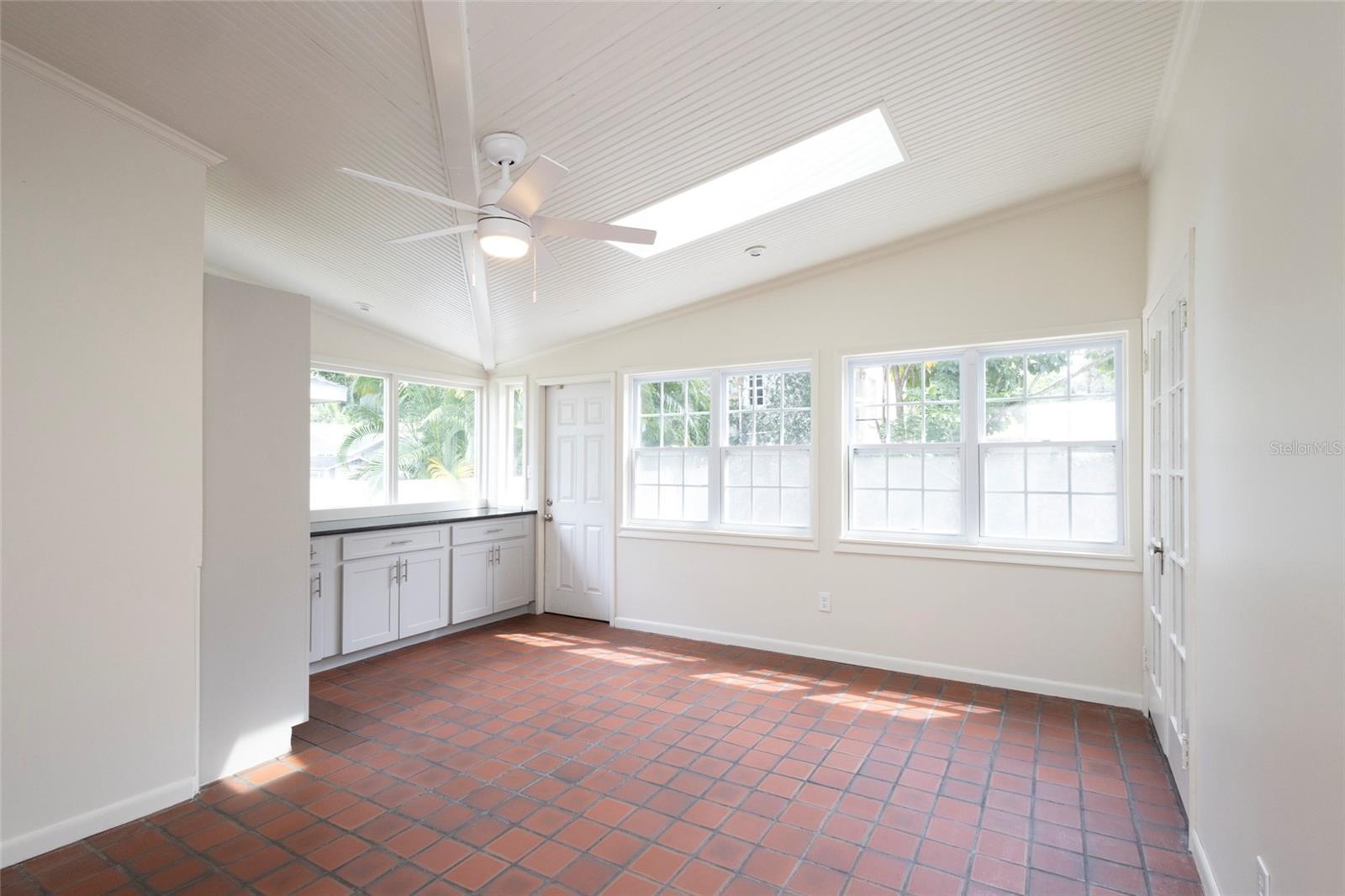 Image 17 of 67 For 3012 Sitios Street