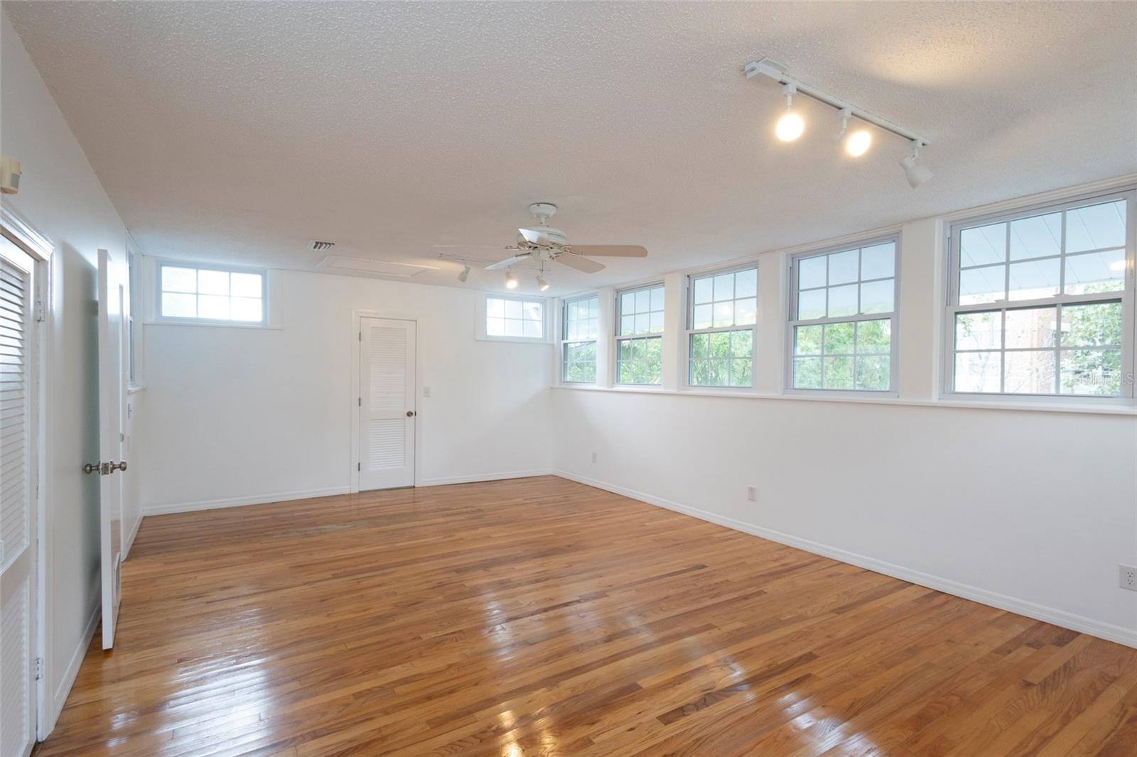 Image 38 of 67 For 3012 Sitios Street