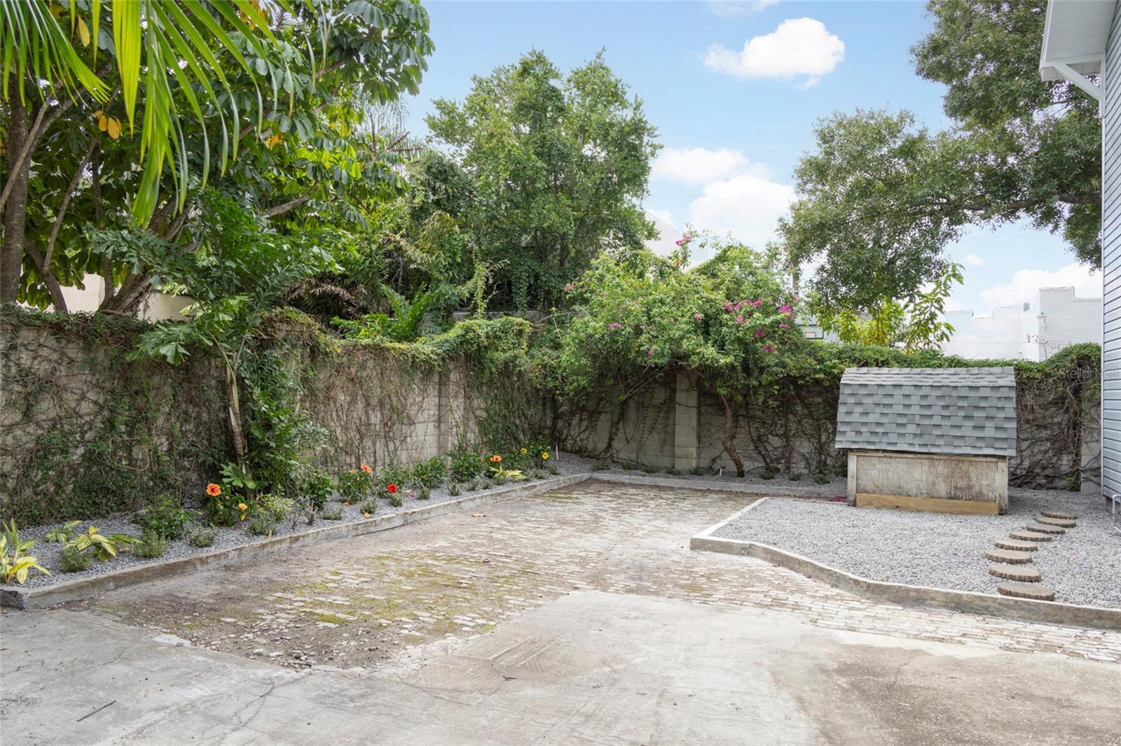 Image 4 of 67 For 3012 Sitios Street