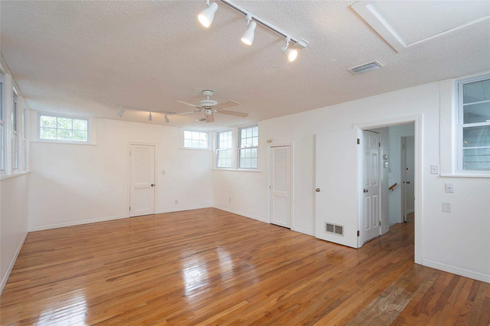 Image 40 of 67 For 3012 Sitios Street