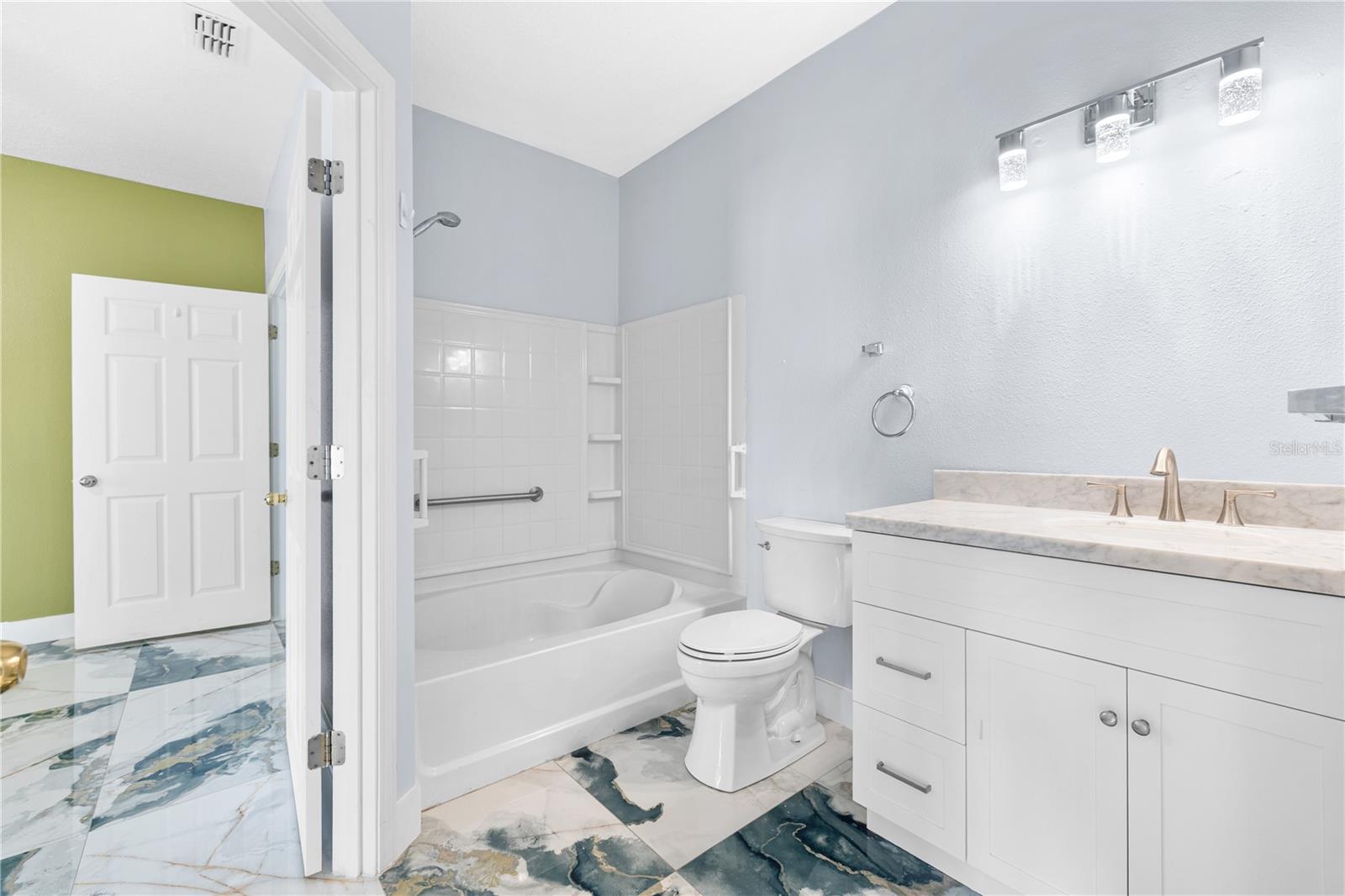 Image 21 of 41 For 10764 70th Avenue 3107