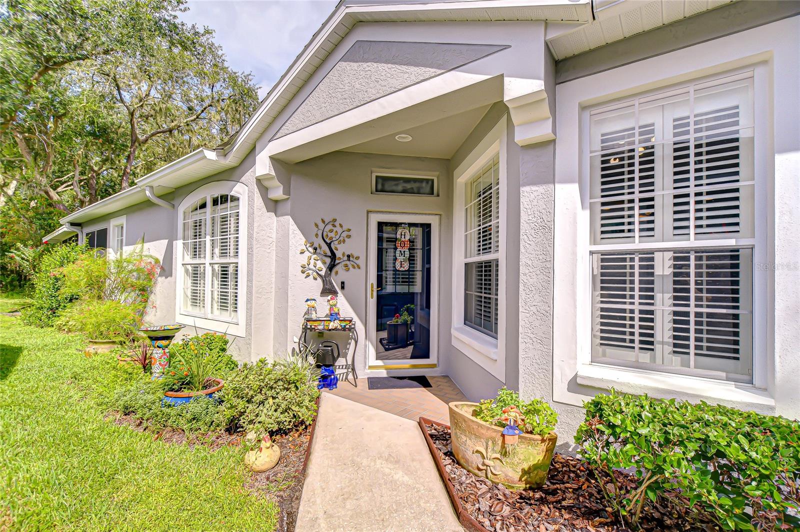 Listing photo id 1 for 5909 Sandhill Ridge Drive