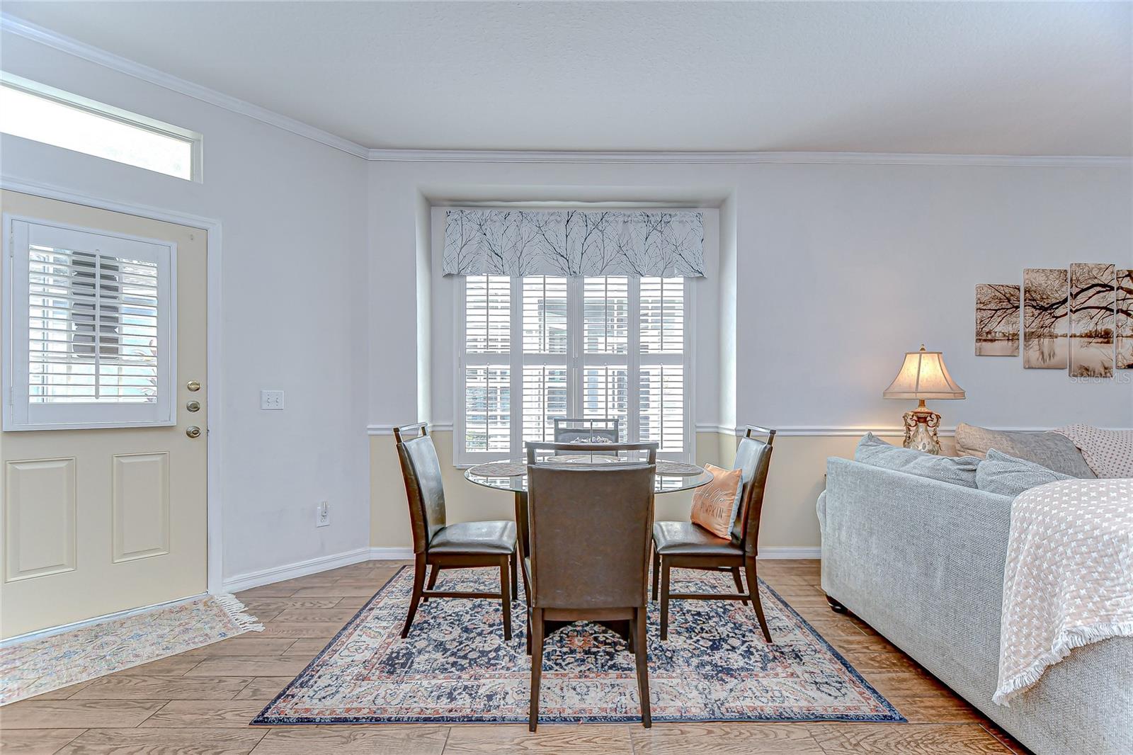 Listing photo id 5 for 5909 Sandhill Ridge Drive