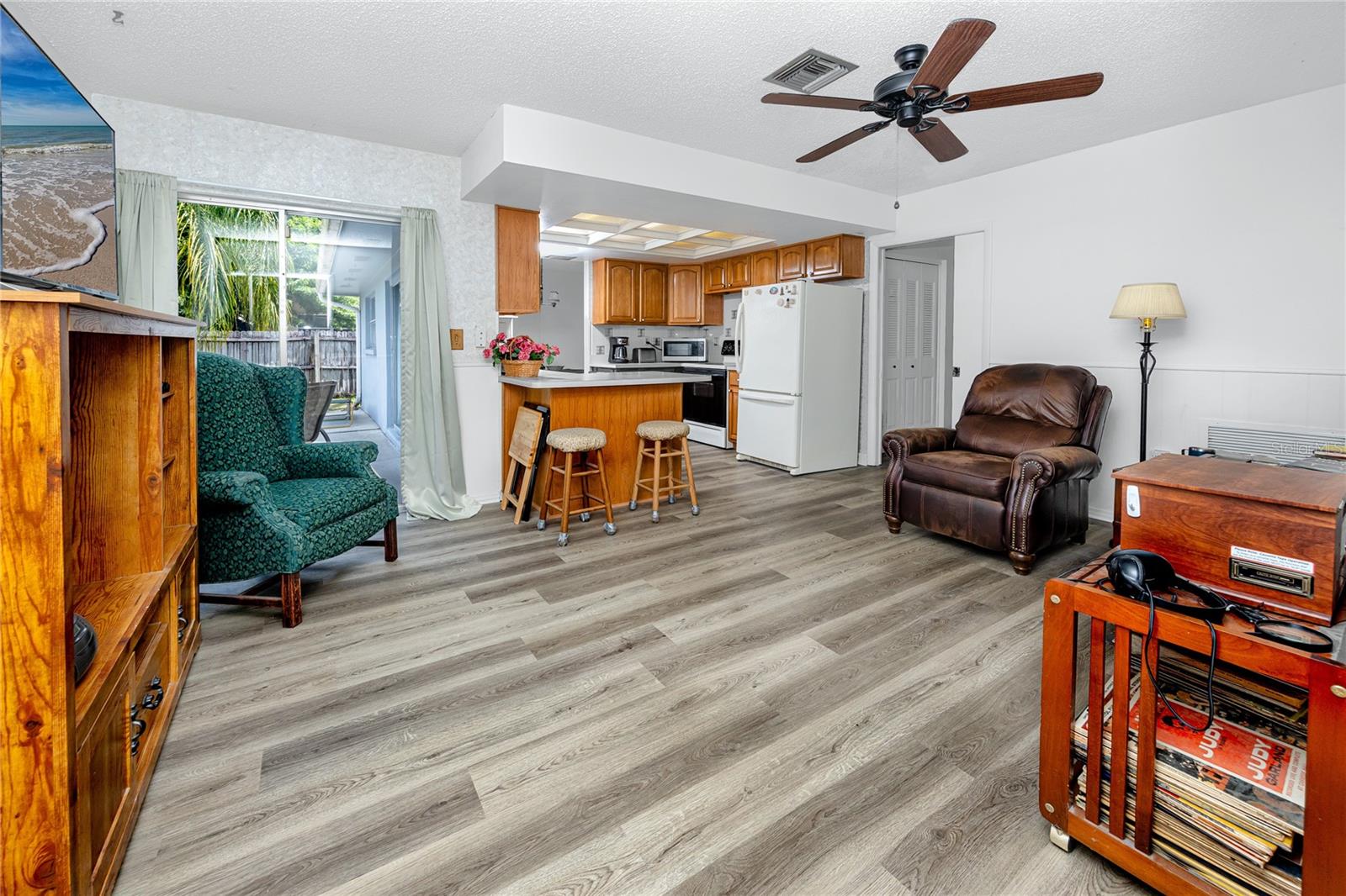 Image 15 of 40 For 1844 Teakwood Lane