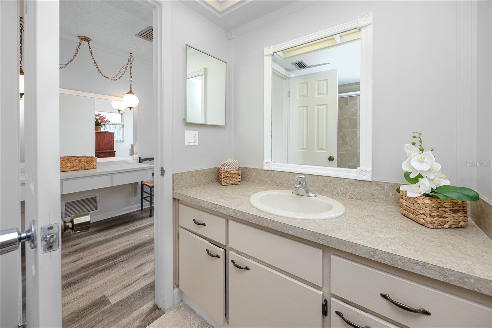 Image 19 of 40 For 1844 Teakwood Lane