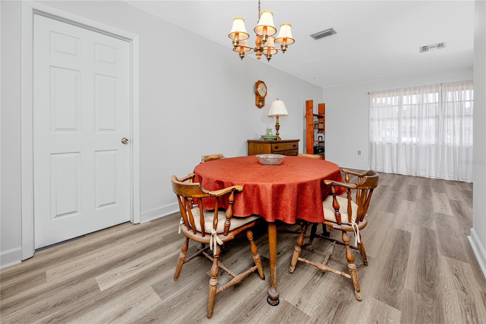 Image 9 of 40 For 1844 Teakwood Lane