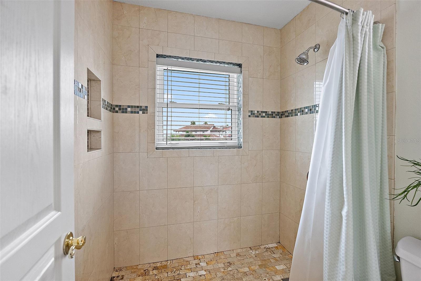 Image 18 of 48 For 856 Bay Point Drive