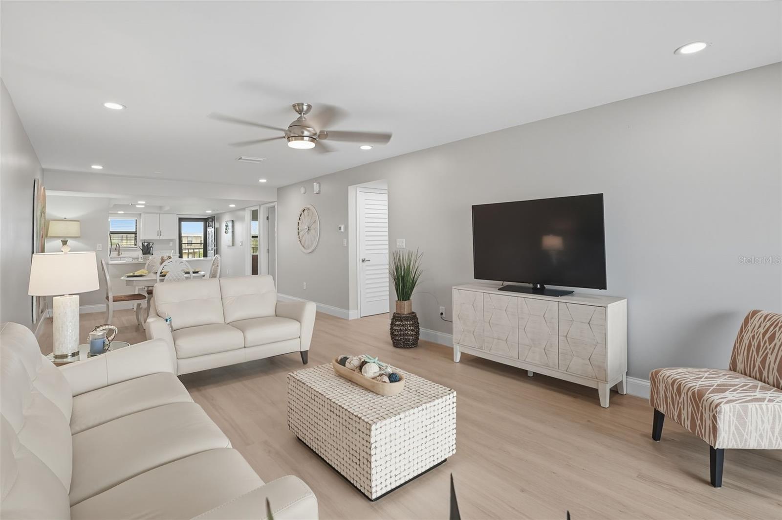 Image 8 of 22 For 14459 River Beach Drive 218