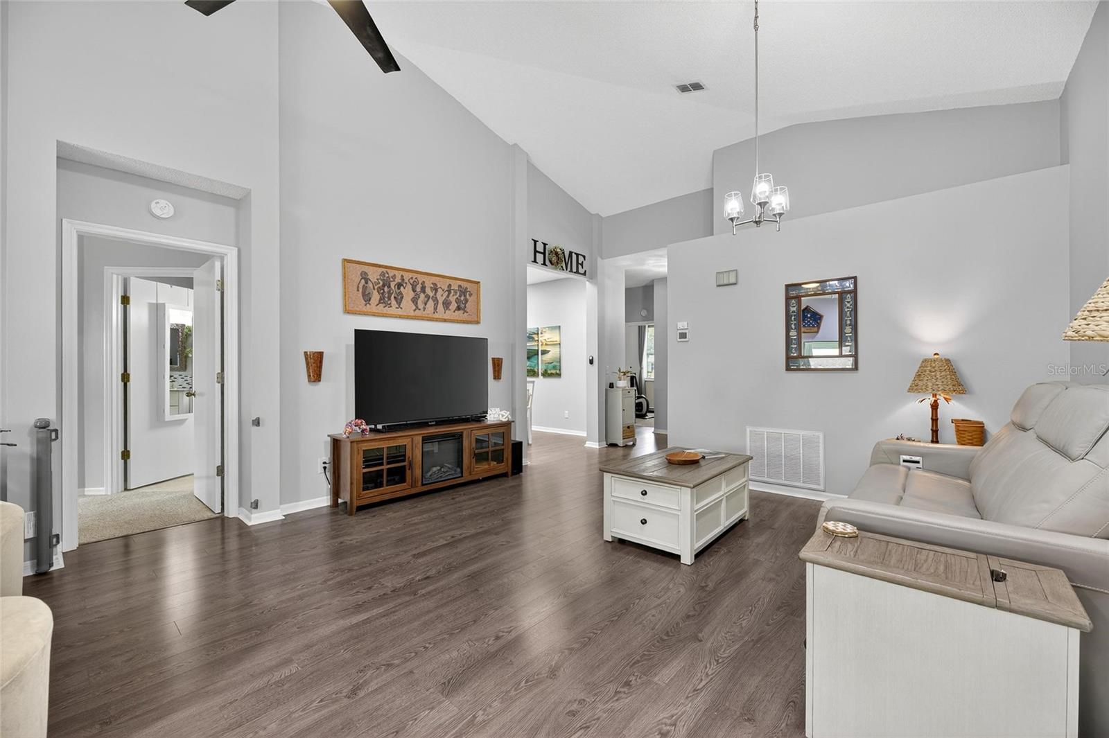 Image 11 of 47 For 1574 Nantucket Drive 131