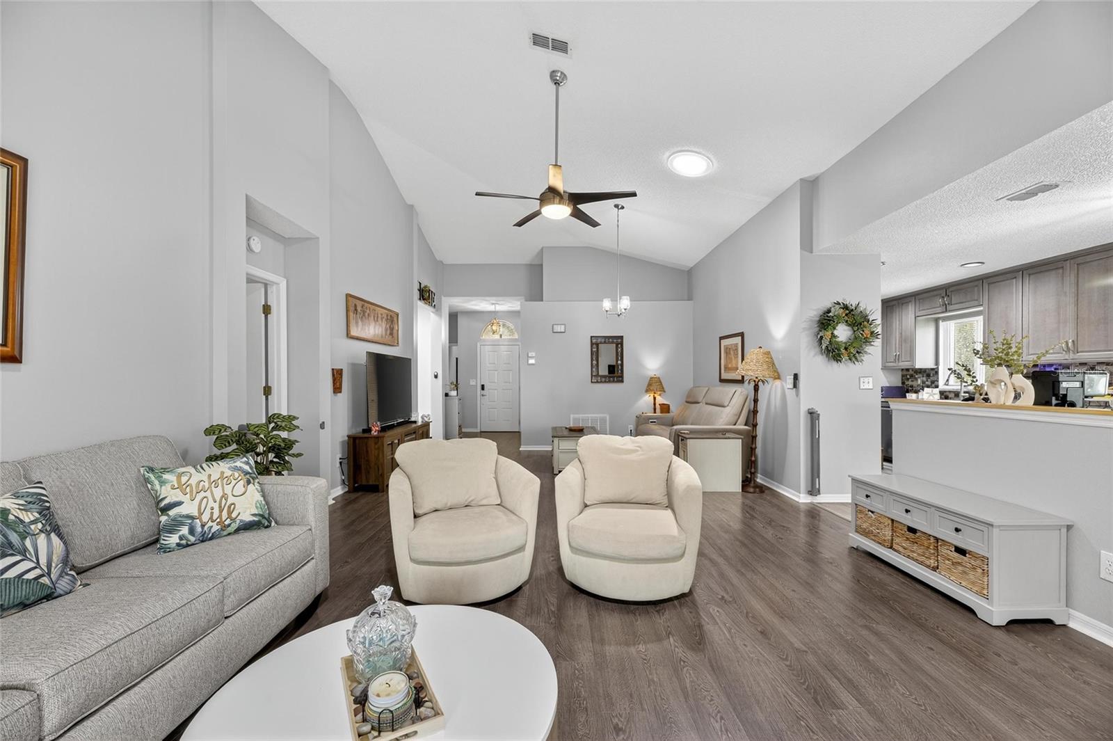 Image 15 of 47 For 1574 Nantucket Drive 131