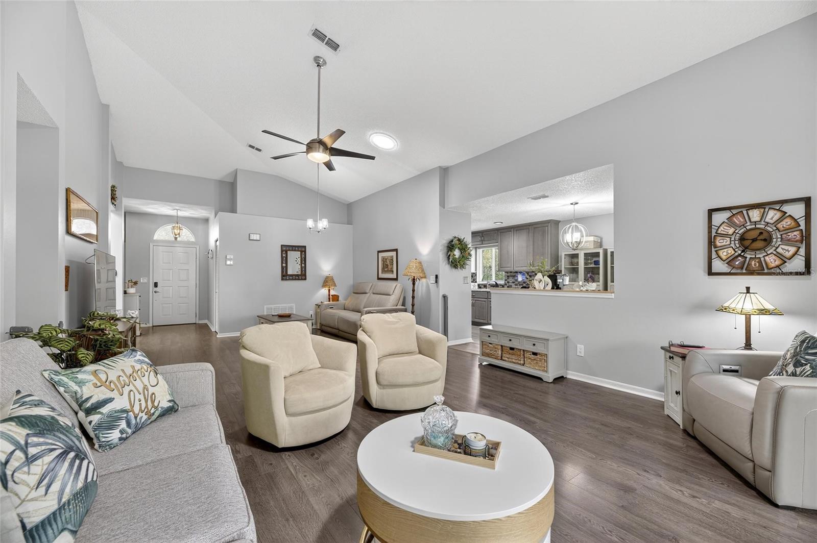 Image 16 of 47 For 1574 Nantucket Drive 131