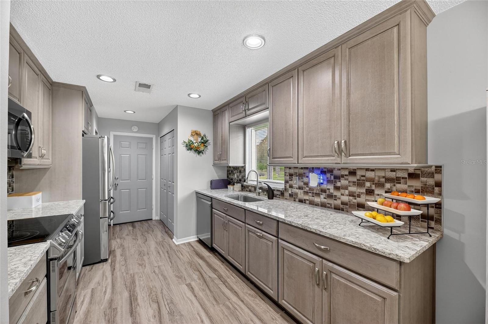 Image 32 of 47 For 1574 Nantucket Drive 131
