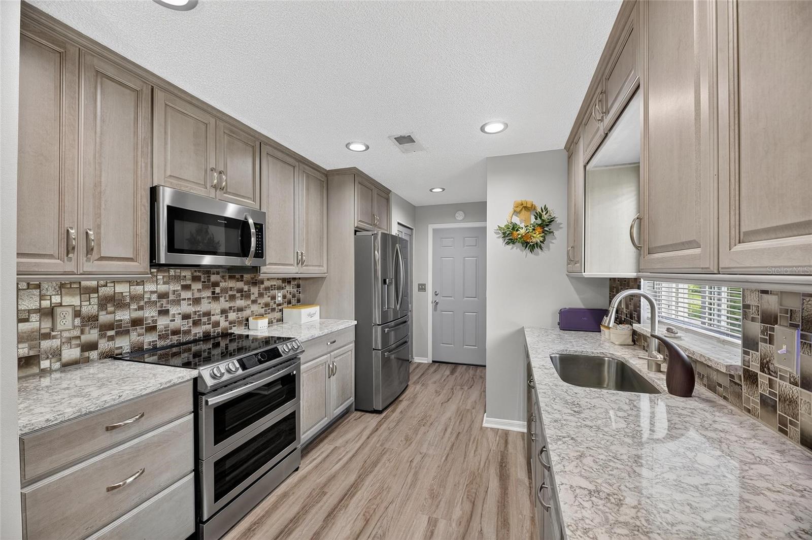 Image 33 of 47 For 1574 Nantucket Drive 131