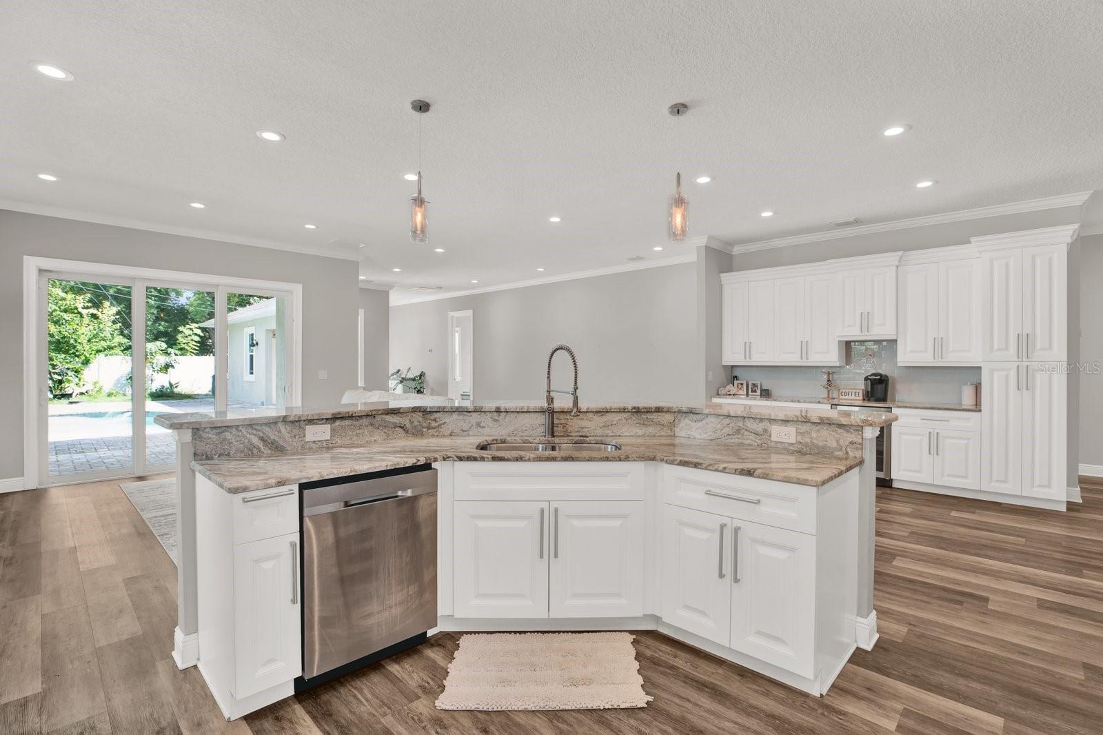Image 22 of 68 For 1901 25th Avenue N