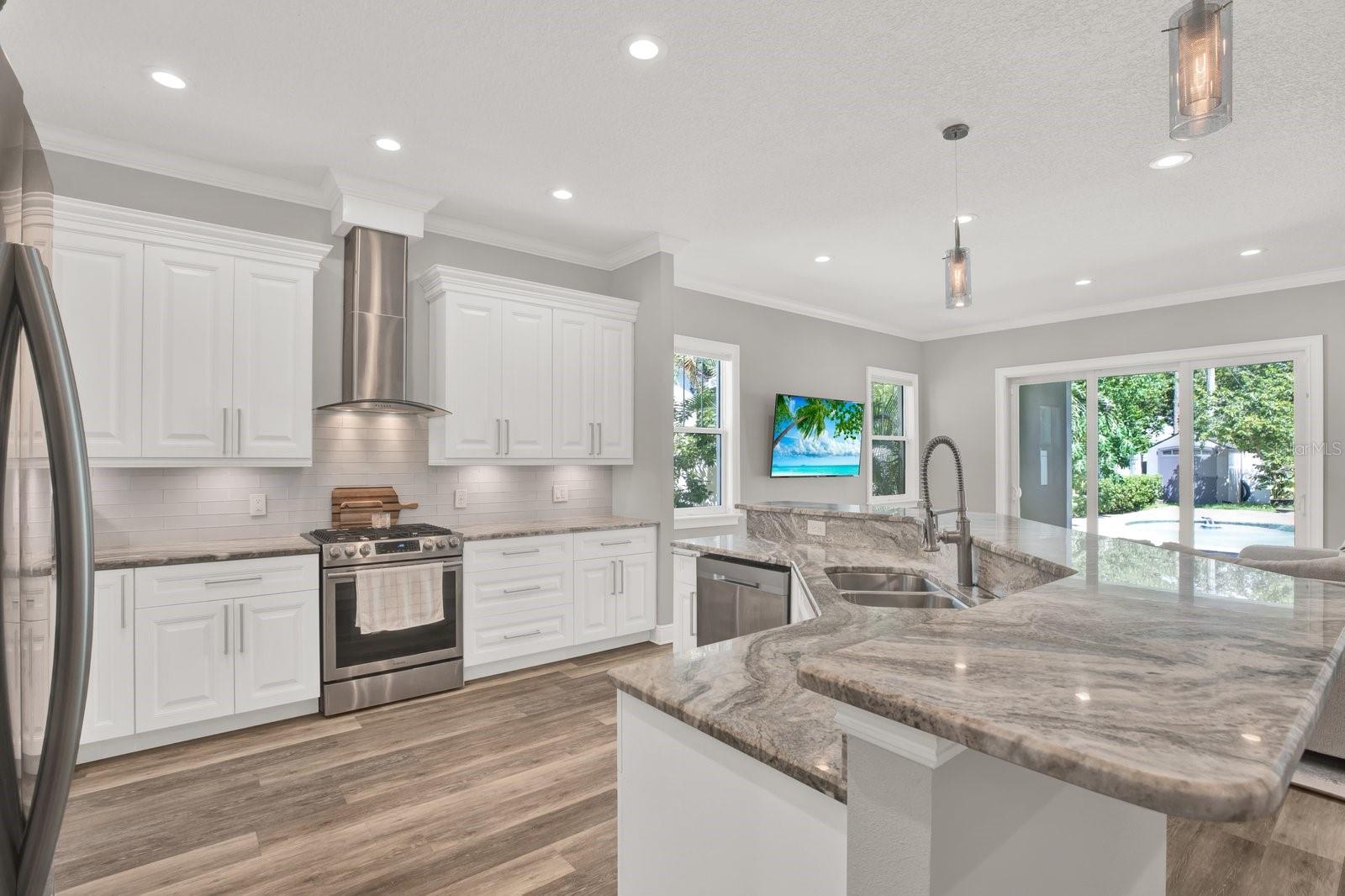 Image 3 of 68 For 1901 25th Avenue N