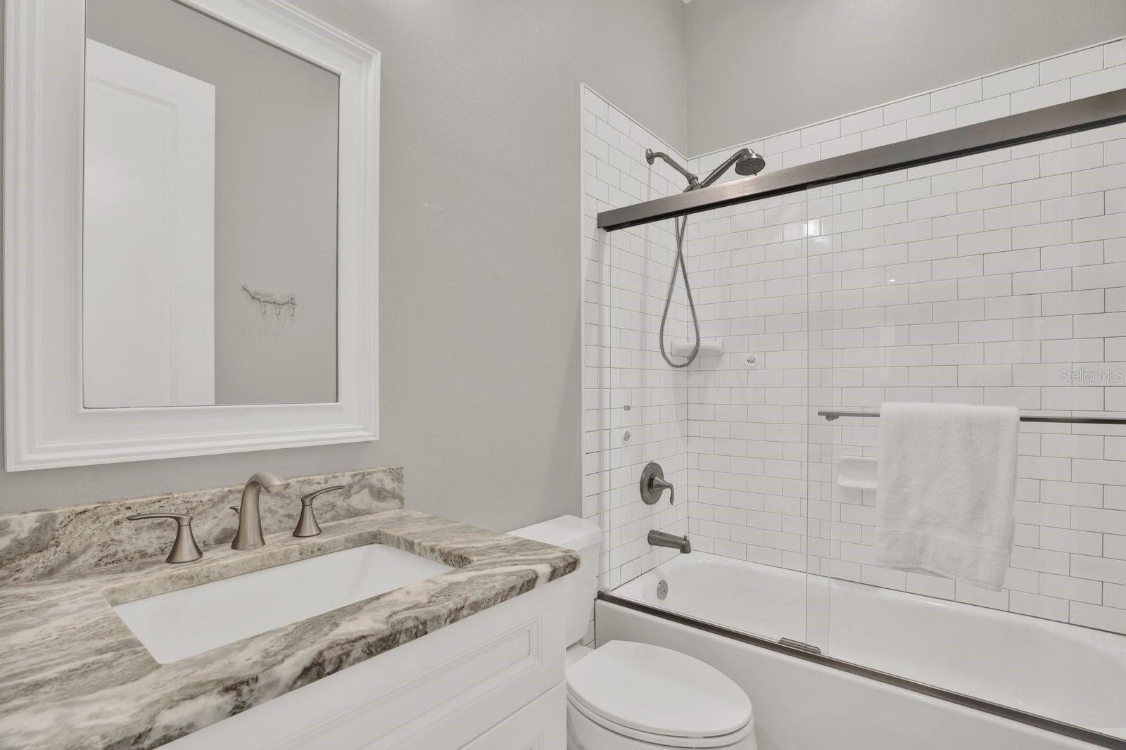 Image 35 of 68 For 1901 25th Avenue N