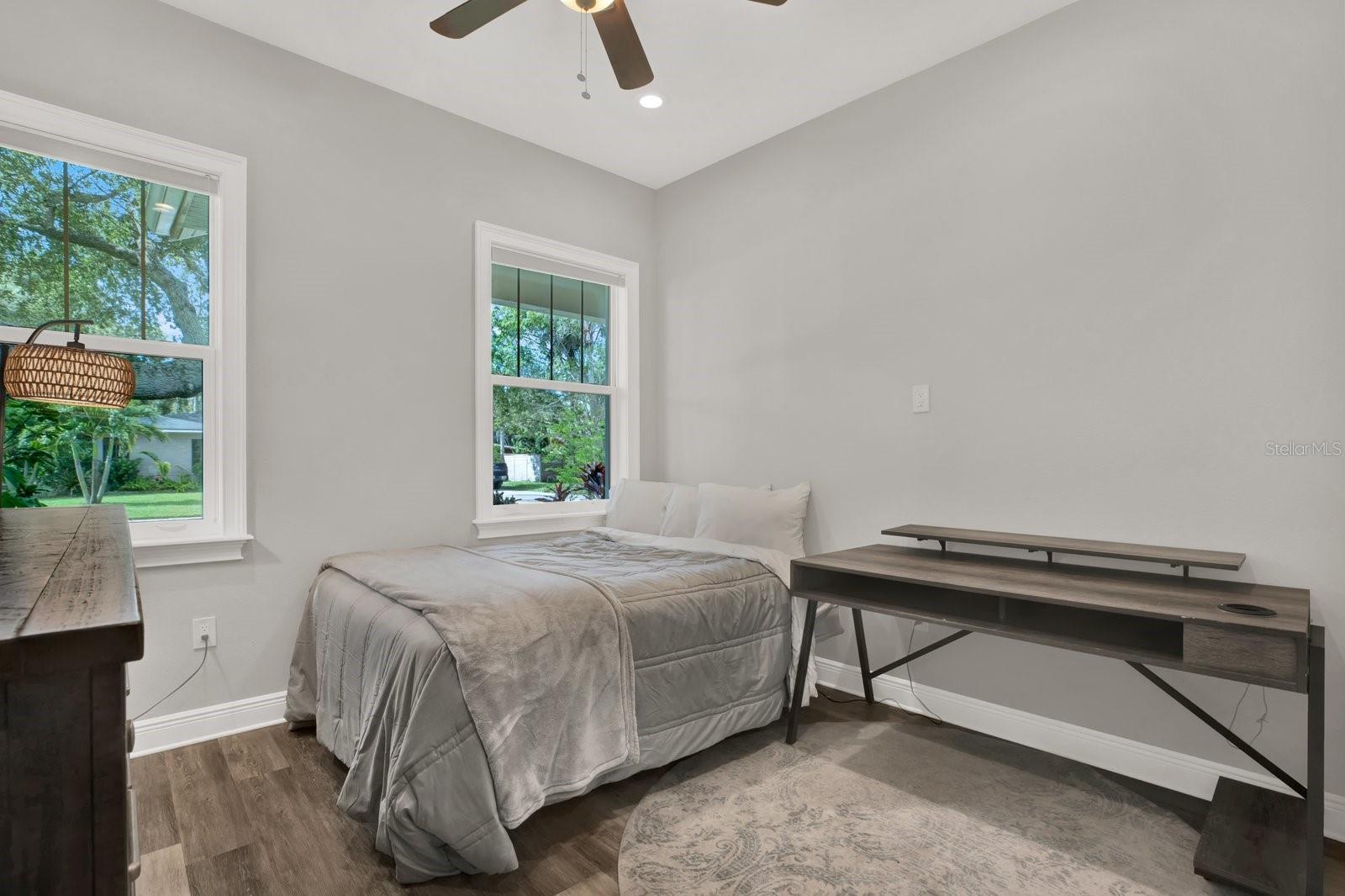 Image 37 of 68 For 1901 25th Avenue N
