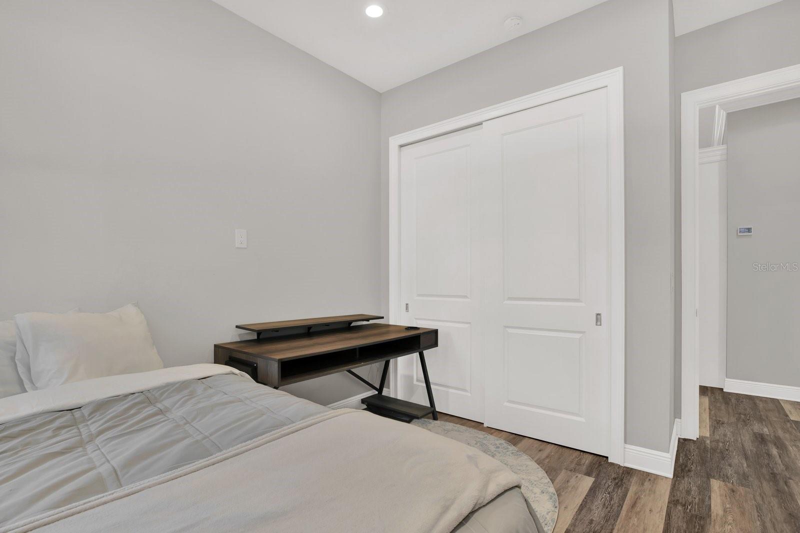 Image 38 of 68 For 1901 25th Avenue N