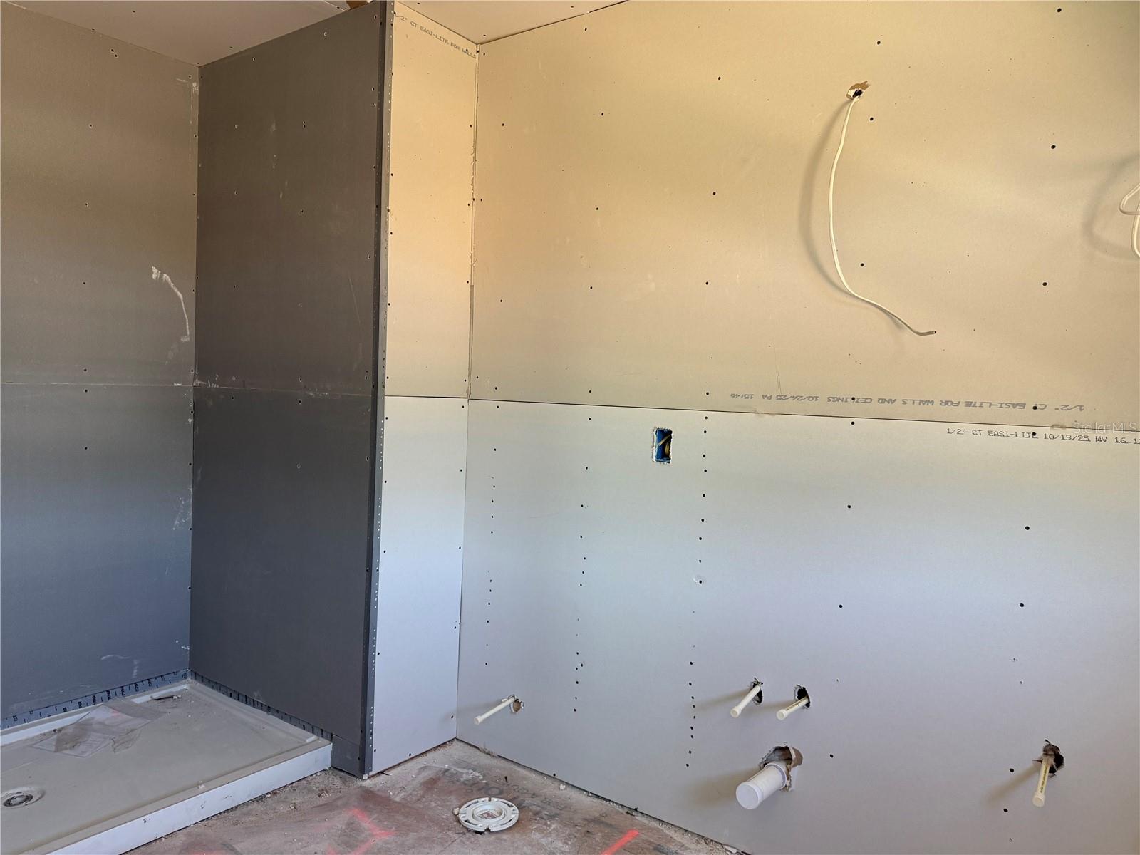 Image 15 of 28 For 7653 Deer Valley Cir.