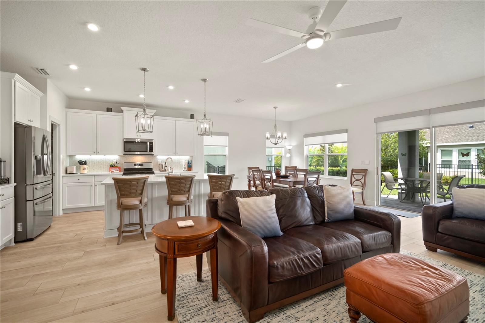 Listing photo id 19 for 5615 Silver Sun Drive