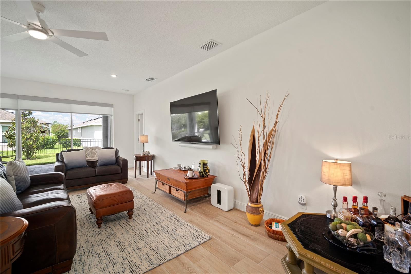 Listing photo id 21 for 5615 Silver Sun Drive