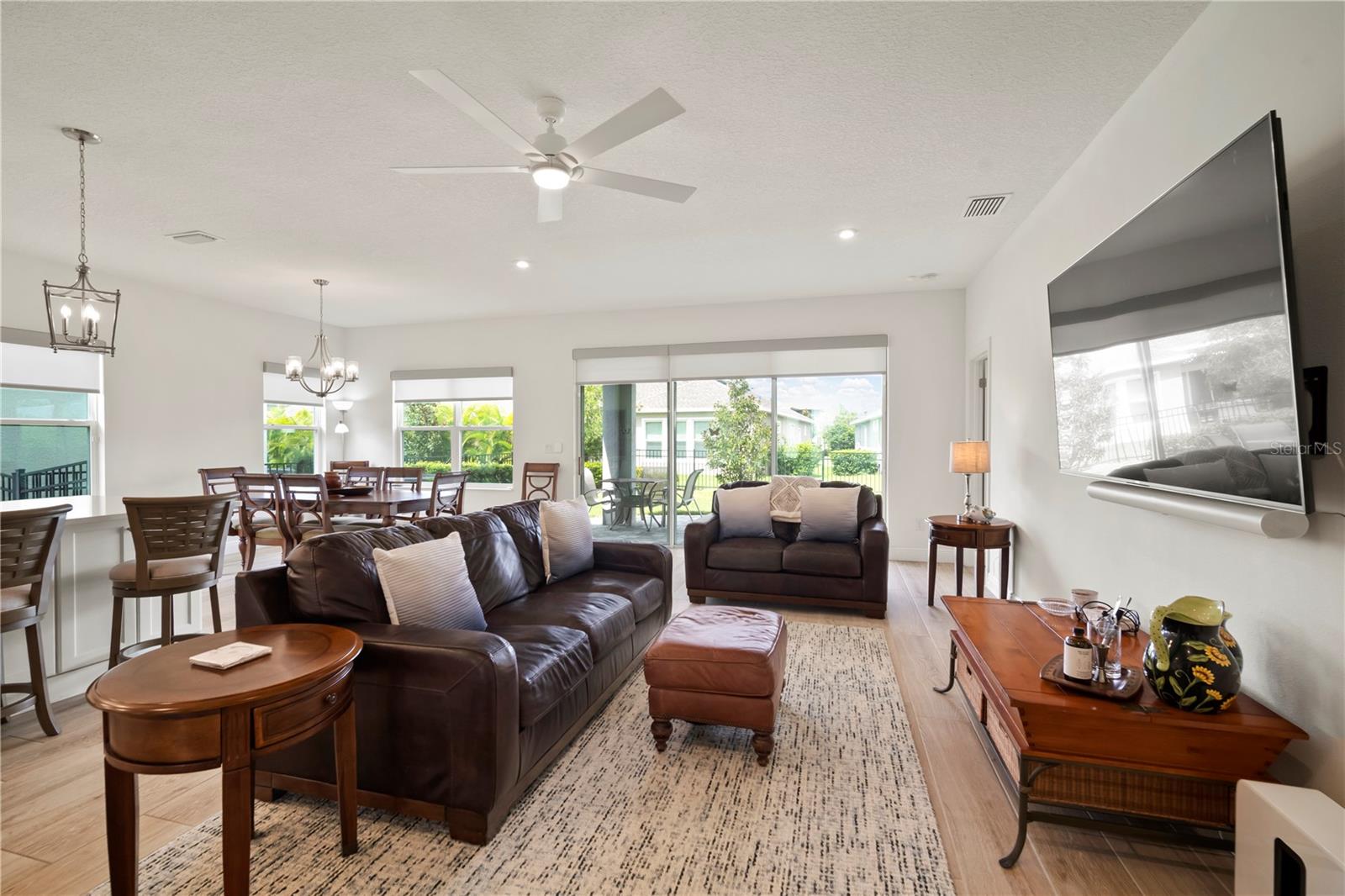 Listing photo id 22 for 5615 Silver Sun Drive