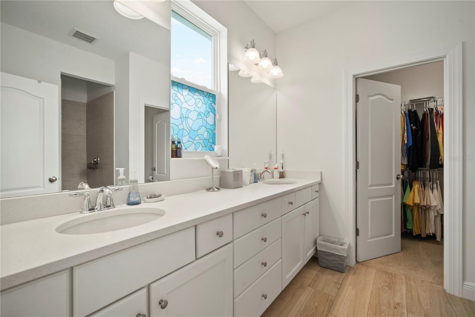 Listing photo id 29 for 5615 Silver Sun Drive