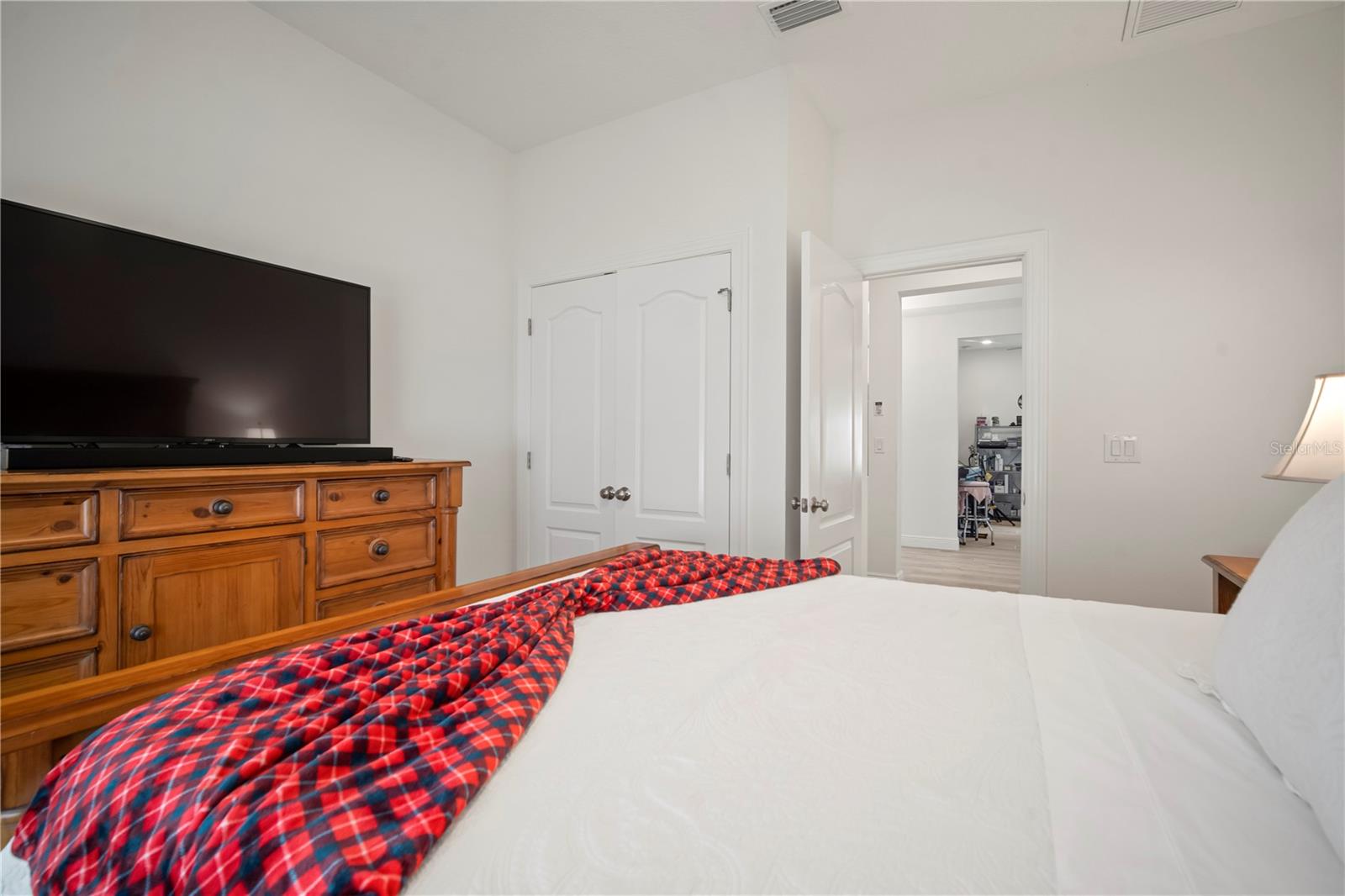 Listing photo id 35 for 5615 Silver Sun Drive