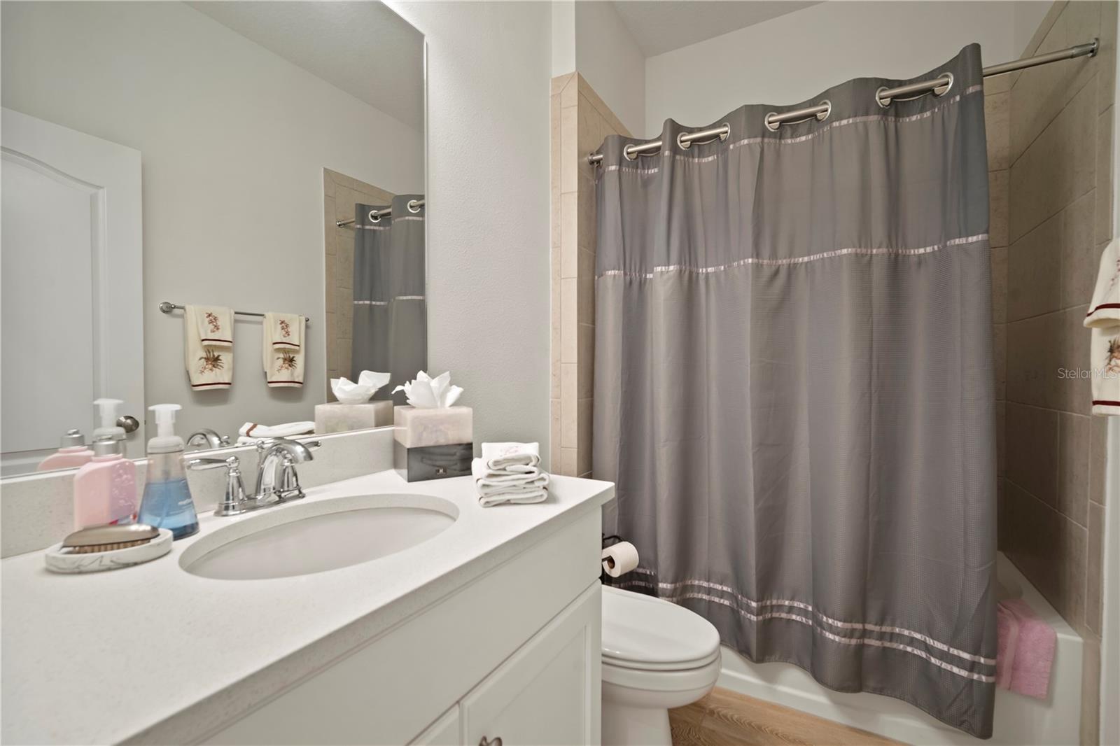 Listing photo id 36 for 5615 Silver Sun Drive