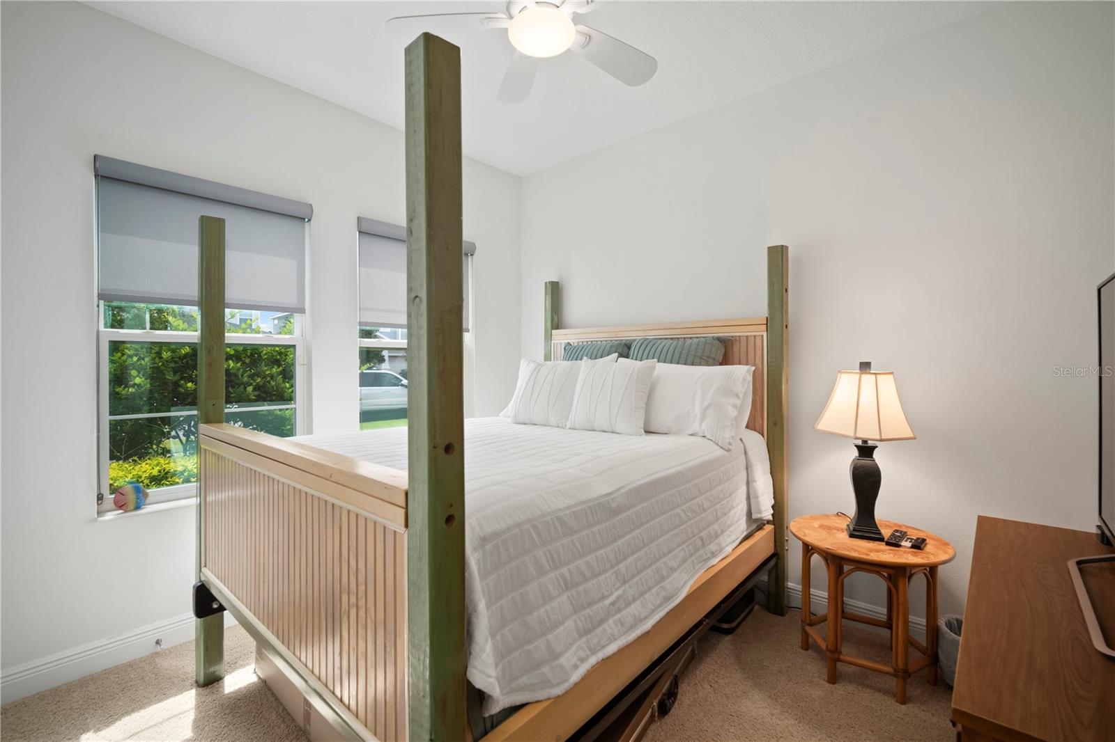 Listing photo id 37 for 5615 Silver Sun Drive