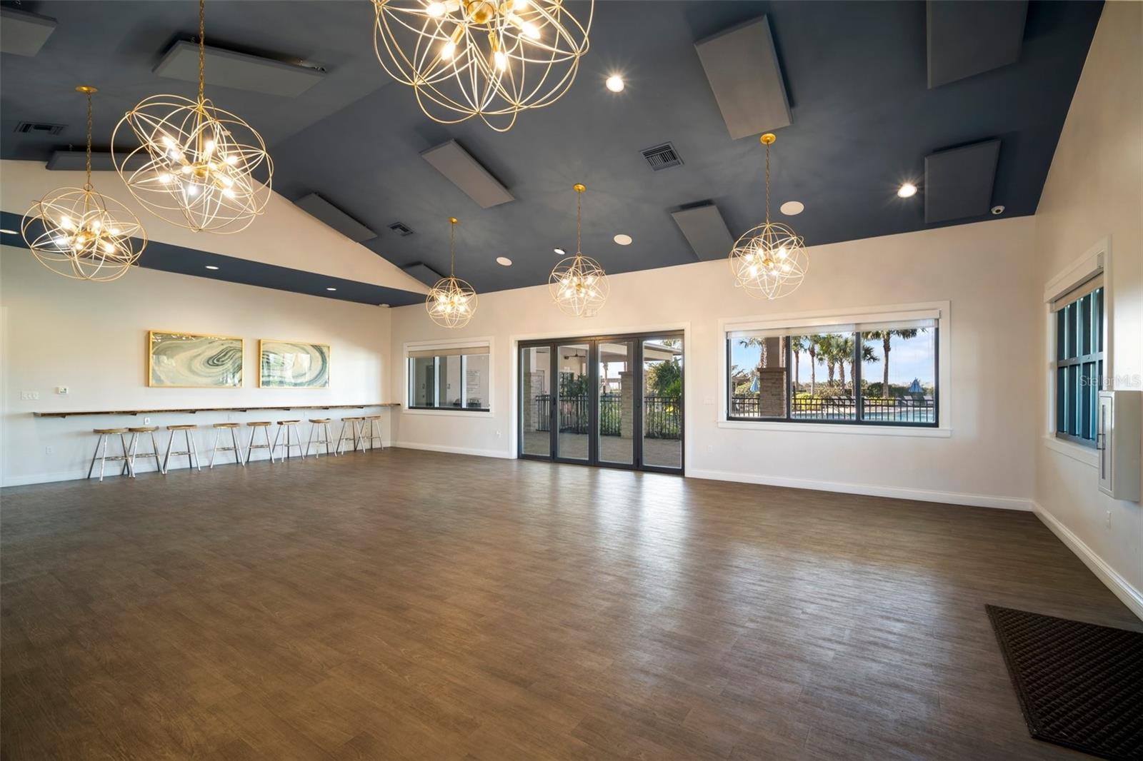 Listing photo id 63 for 5615 Silver Sun Drive