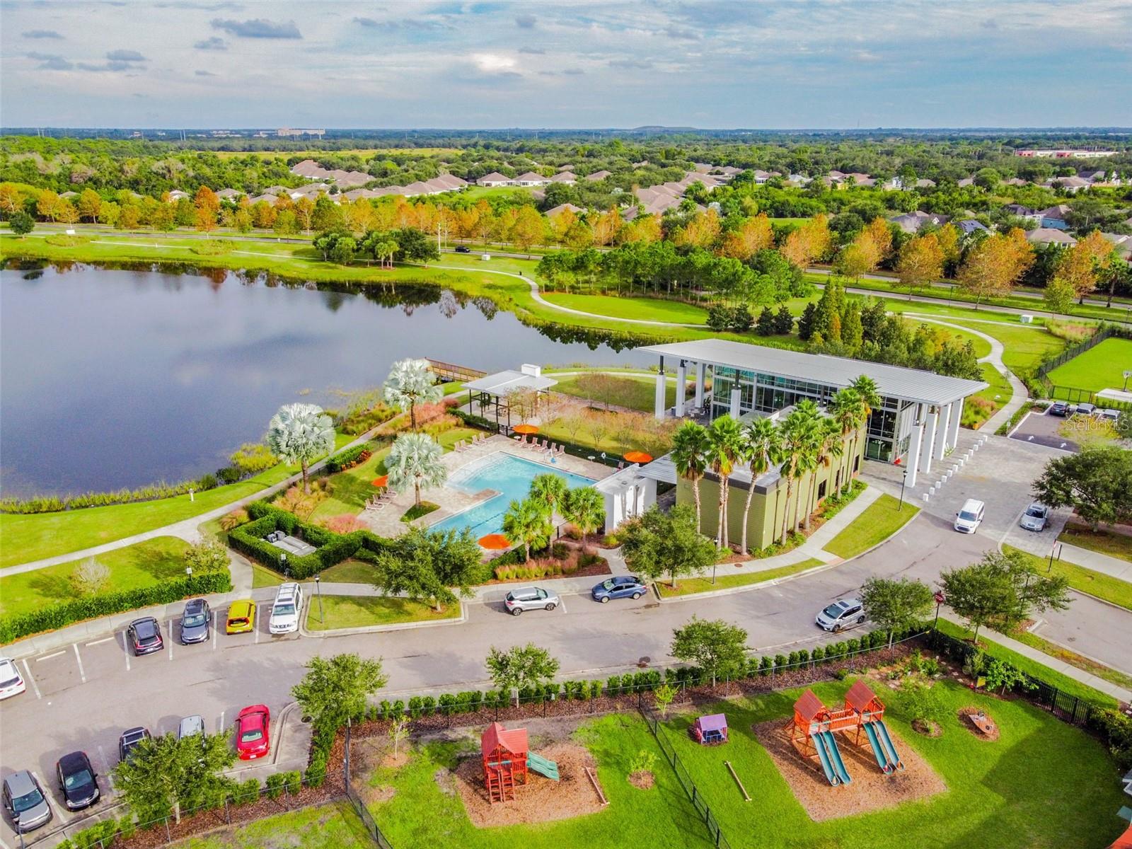 Listing photo id 70 for 5615 Silver Sun Drive