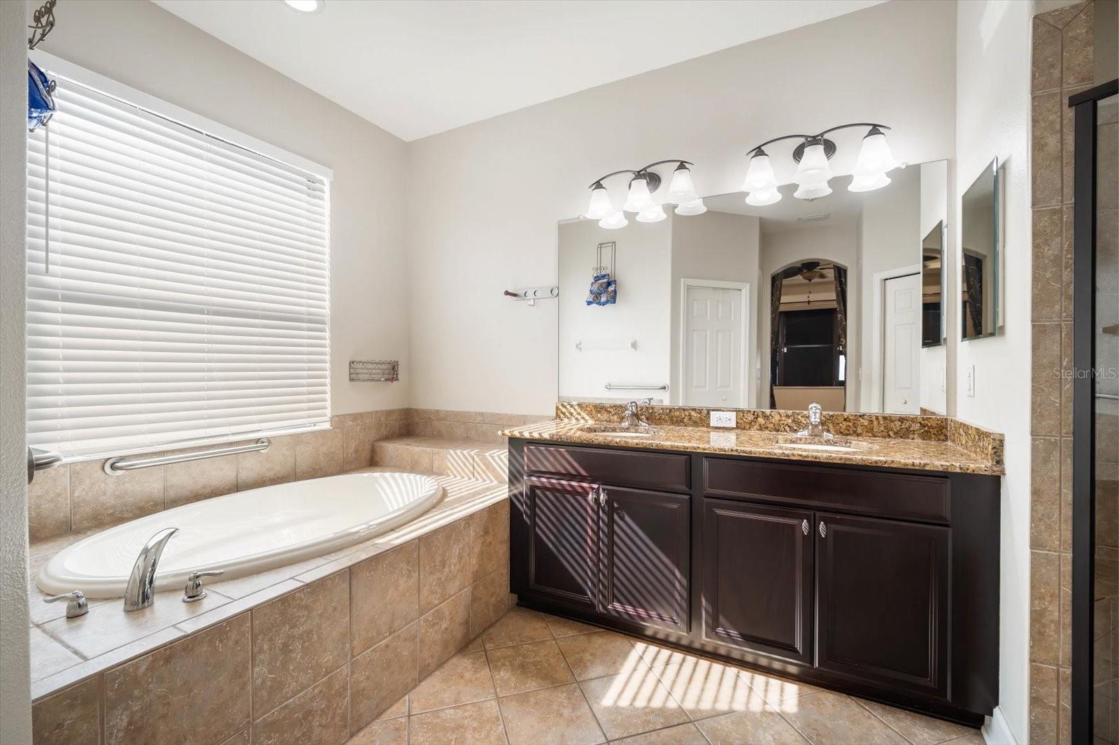 Image 16 of 33 For 8522 White Poplar Drive