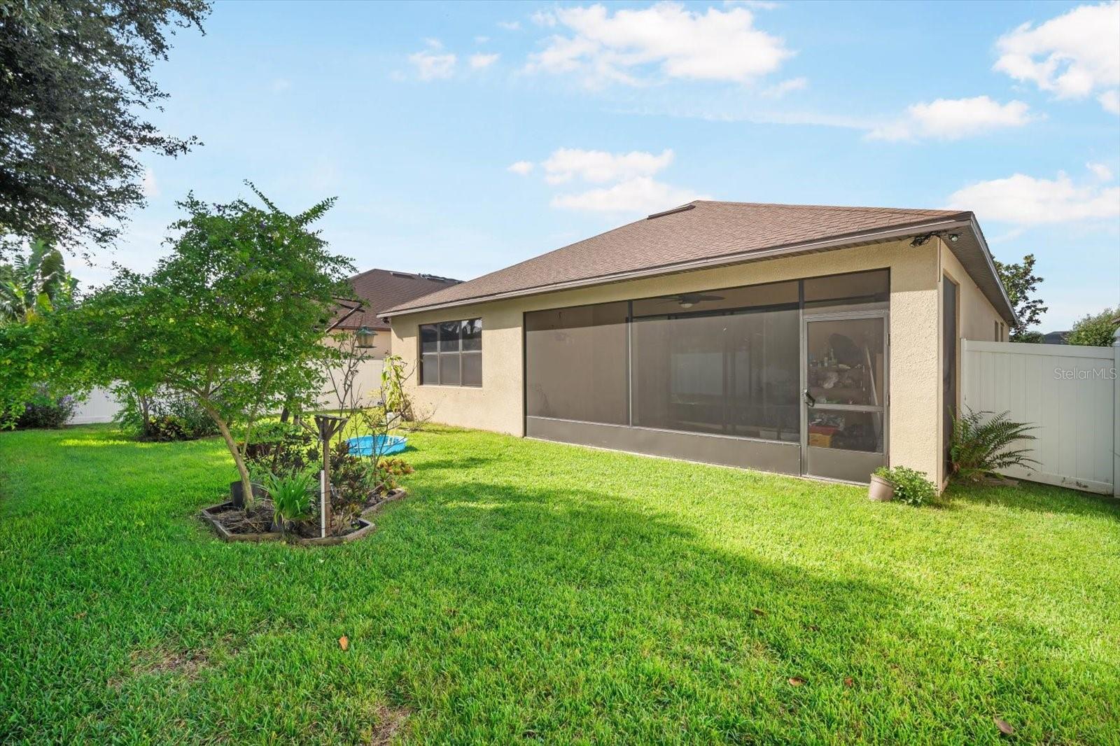 Image 27 of 33 For 8522 White Poplar Drive