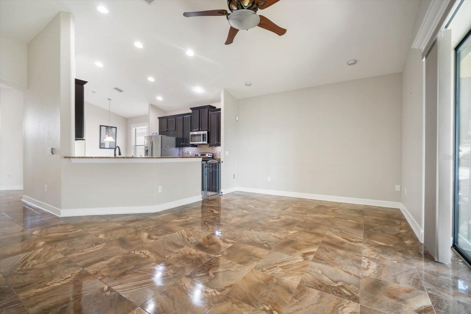 Image 6 of 33 For 8522 White Poplar Drive