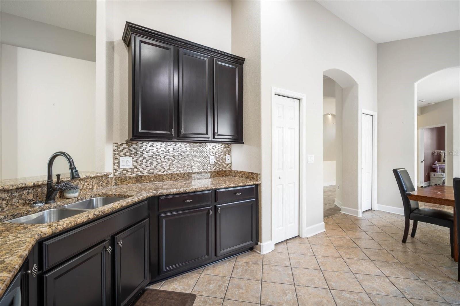 Image 9 of 33 For 8522 White Poplar Drive