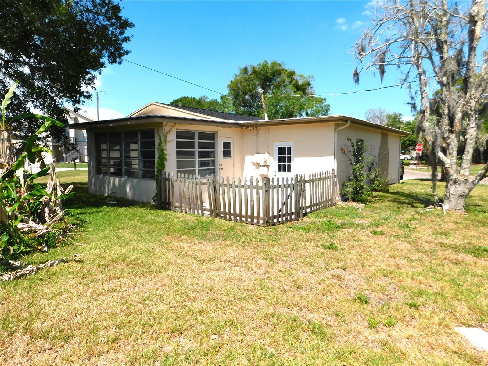 Image 20 of 22 For 4902 Largo Terrace