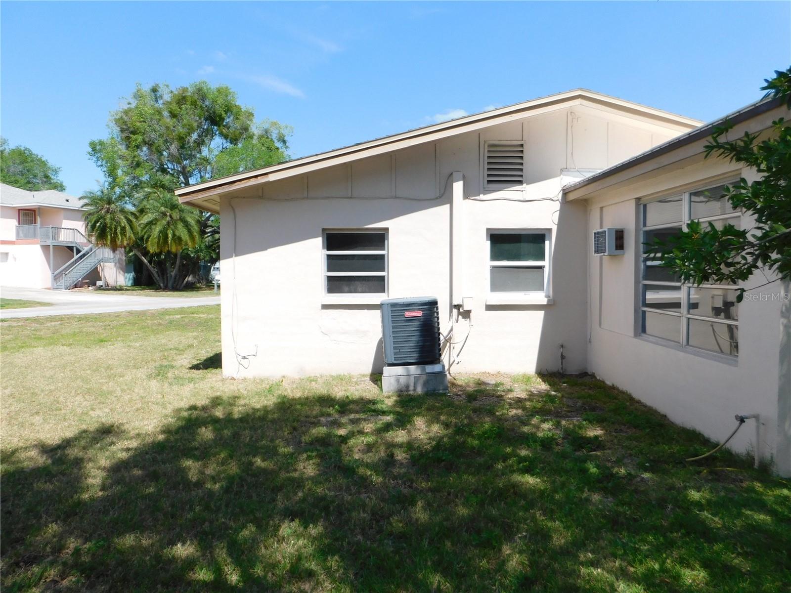 Image 21 of 22 For 4902 Largo Terrace