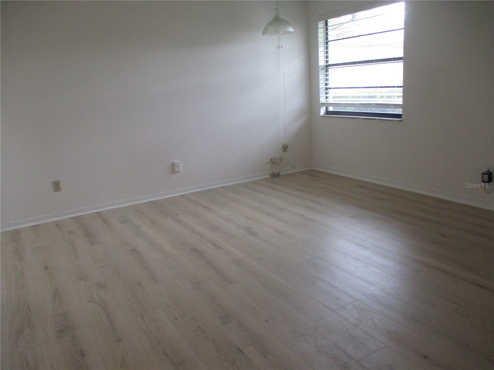 Image 9 of 17 For 1750 Atrium Drive