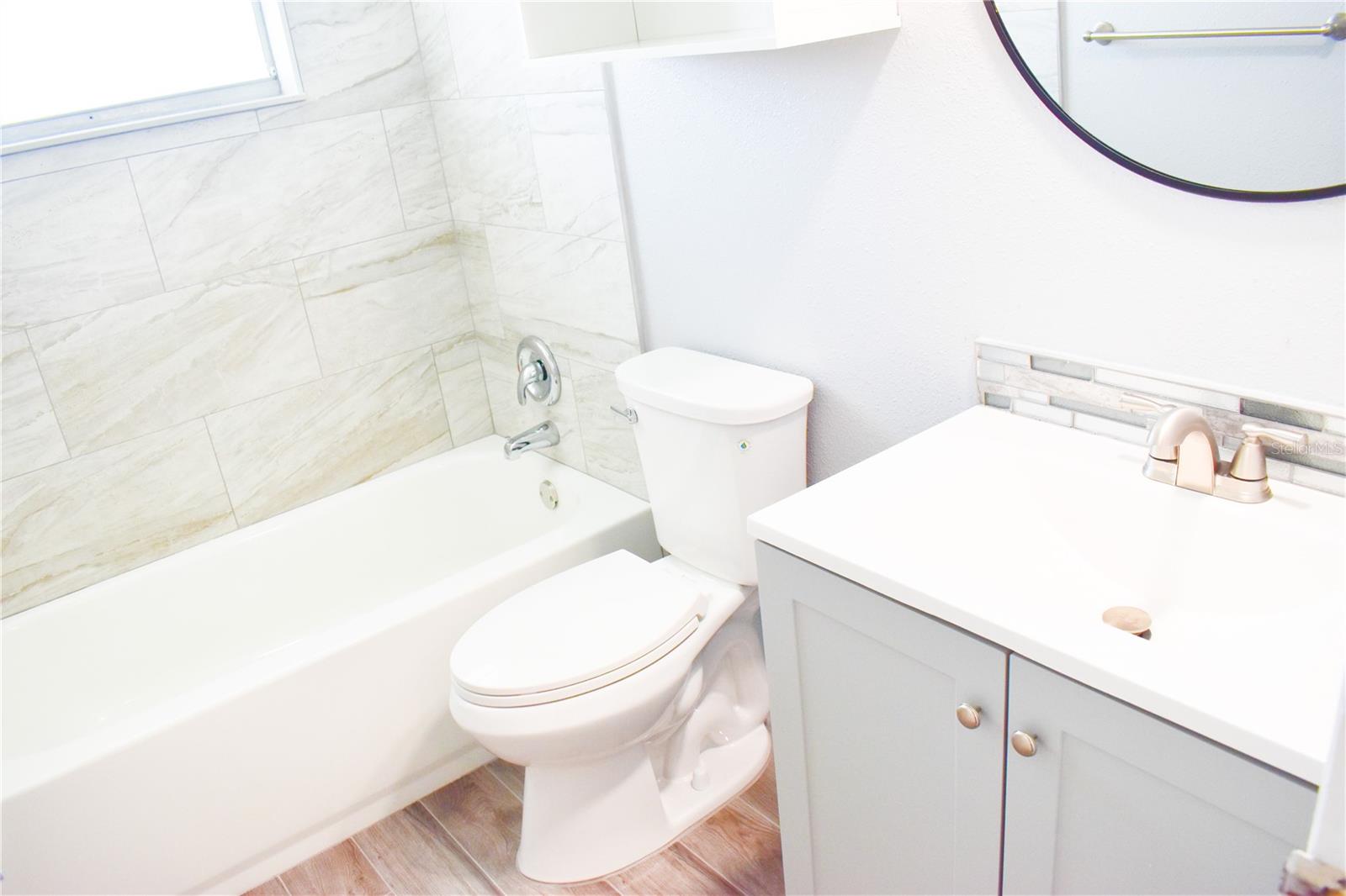 Image 8 of 19 For 7435 Hollyridge Drive