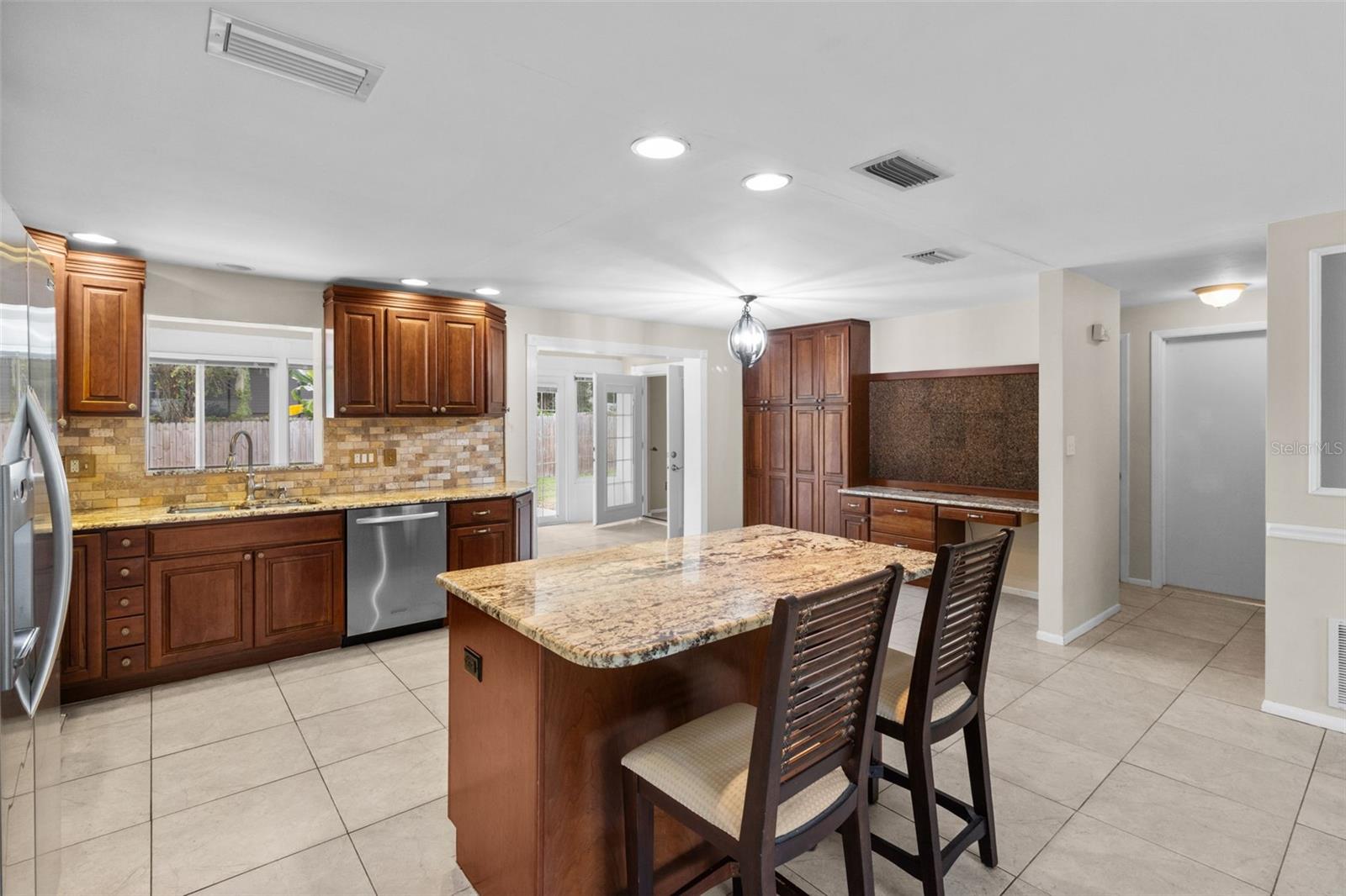 Image 15 of 37 For 2267 Manor Court