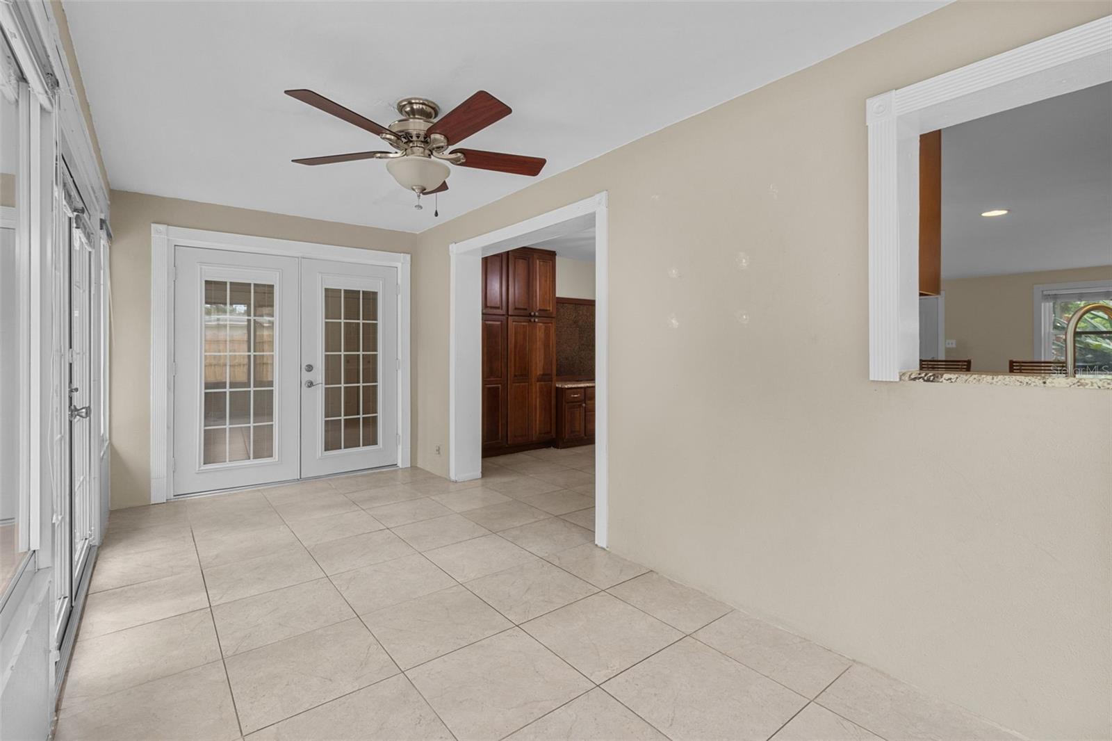 Image 27 of 37 For 2267 Manor Court